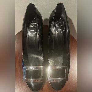 Roger Vivier Trompette Pump